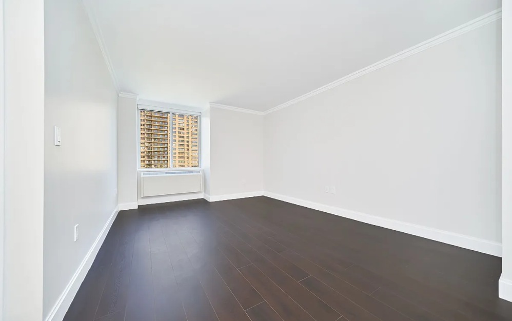 15G - 1 bedroom floorplan layout with 1 bathroom and 651 square feet (Floor 2)
