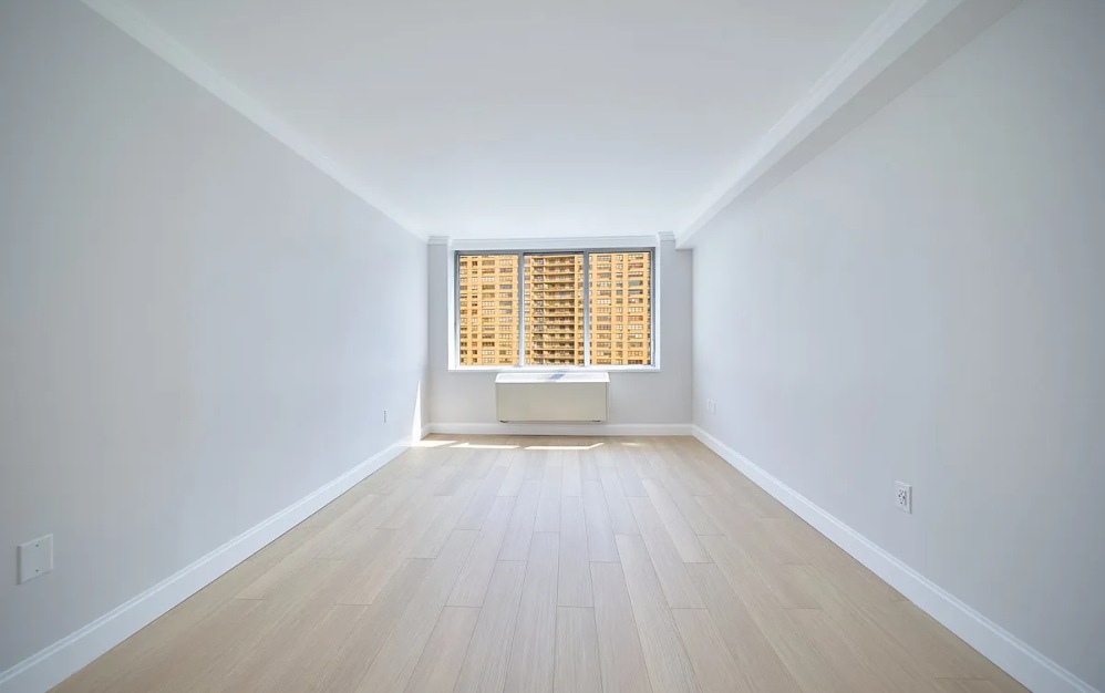 15L - 1 bedroom floorplan layout with 1 bathroom and 655 square feet (Floor 10)