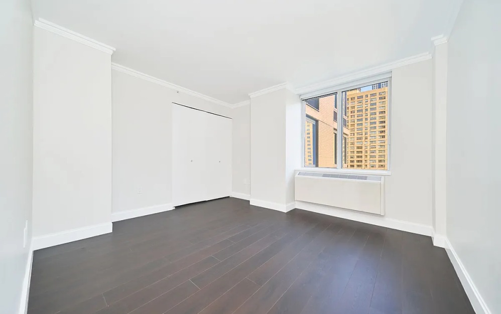 15G - 1 bedroom floorplan layout with 1 bathroom and 651 square feet (Floor 10)