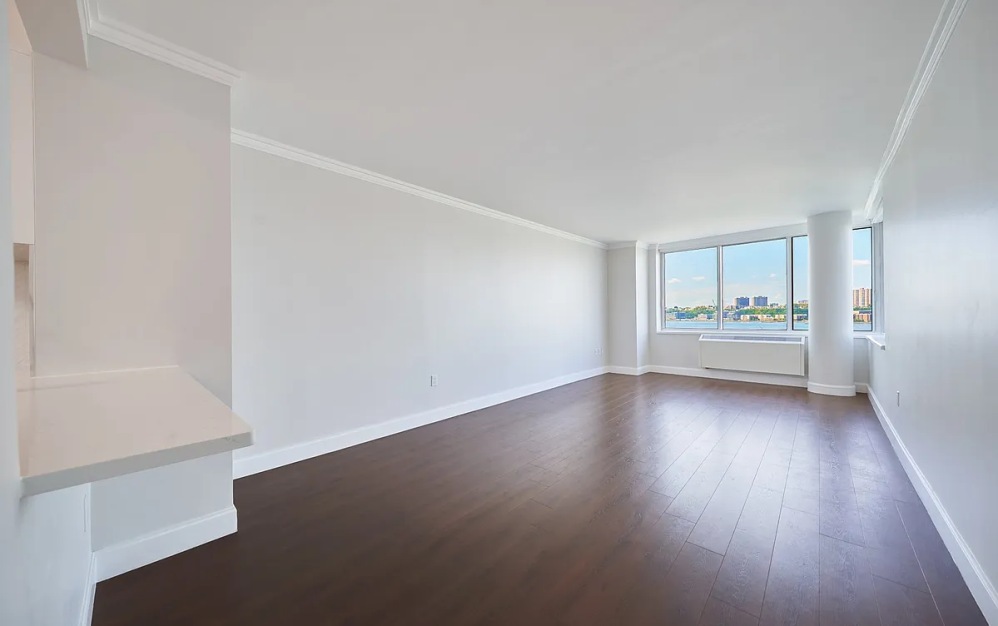 15P - 1 bedroom floorplan layout with 1 bathroom and 818 square feet (Floor 1)