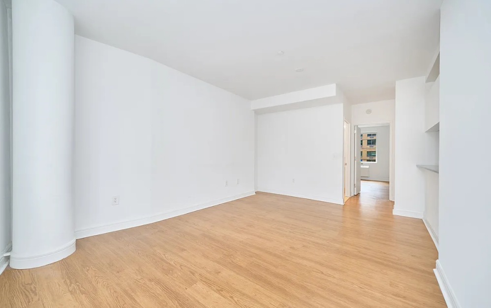 5E - 1 bedroom floorplan layout with 1 bathroom and 727 square feet (Floor 3)