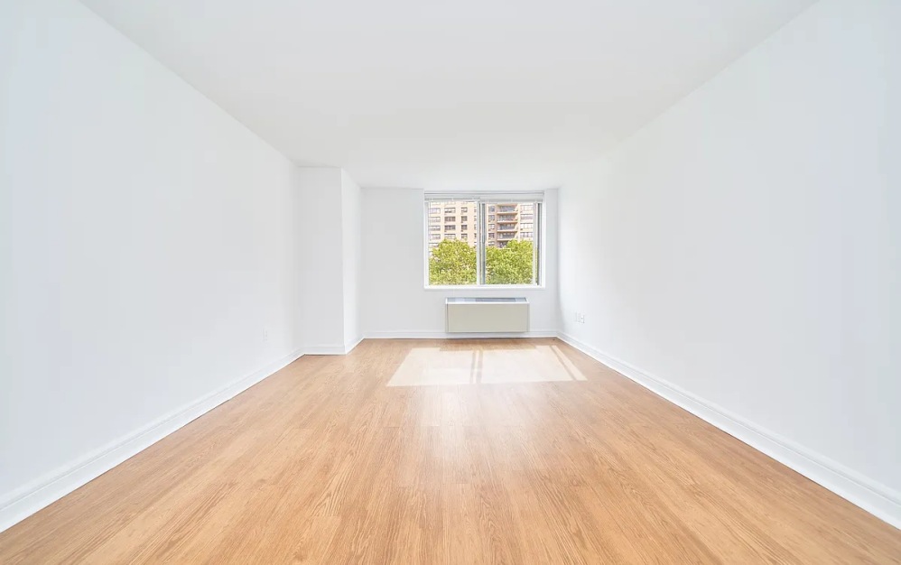 604 - 1 bedroom floorplan layout with 1 bathroom and 567 square feet (Floor 7)