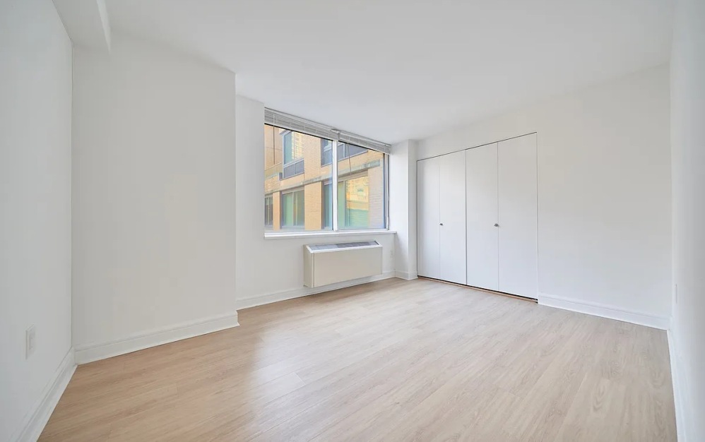 8T - 1 bedroom floorplan layout with 1 bathroom and 662 square feet (Floor 9)