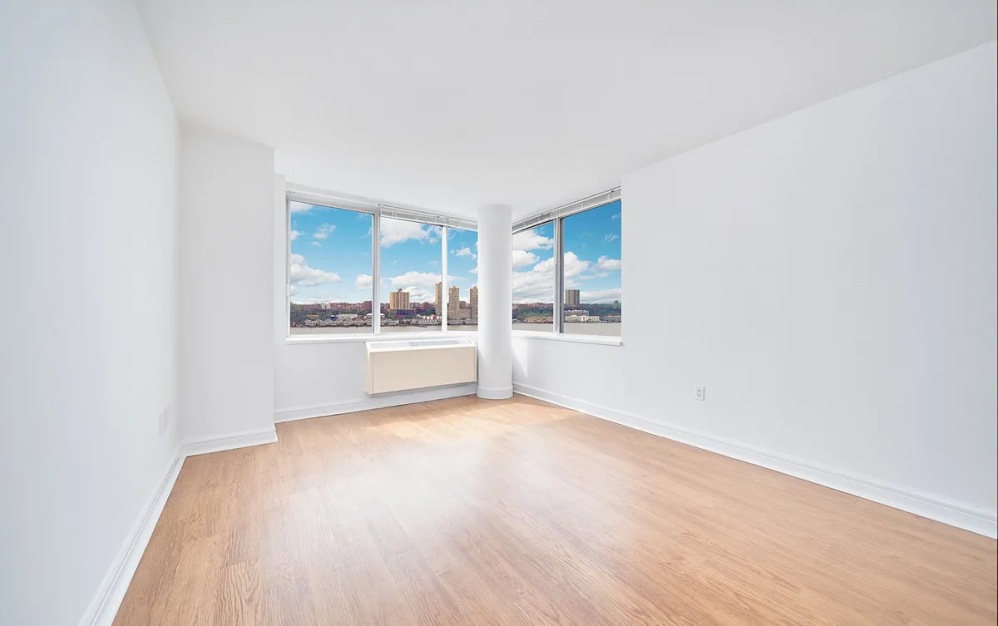 16P - 1 bedroom floorplan layout with 1 bathroom and 818 square feet (Floor 4)