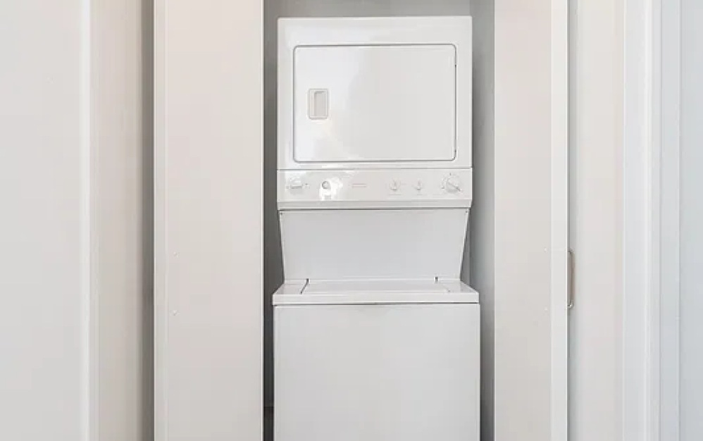 1805 - 1 bedroom floorplan layout with 1 bathroom and 697 square feet (Floor 8)