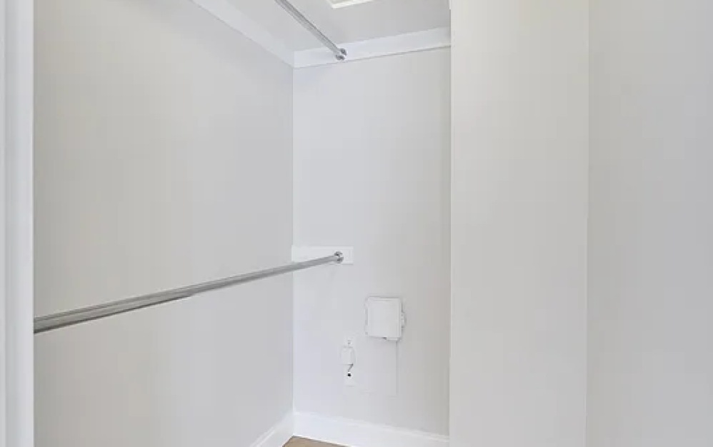 28C - 1 bedroom floorplan layout with 1 bathroom and 814 square feet (Floor 11)
