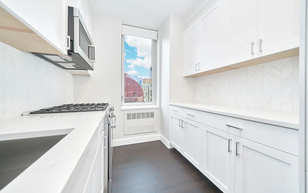 23F - 2 bedroom floorplan layout with 2 bathrooms and 1207 square feet (Floor 7)