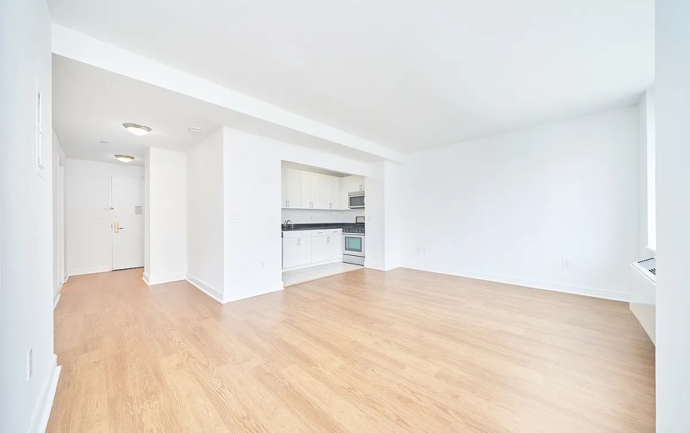 18M - Studio floorplan layout with 1 bathroom and 568 square feet (Floor 7)
