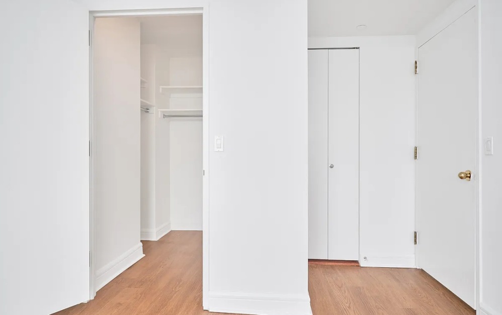16P - 1 bedroom floorplan layout with 1 bathroom and 818 square feet (Floor 14)