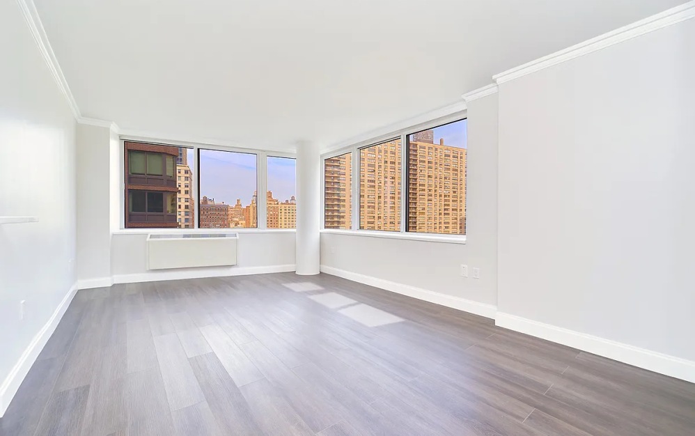 11E - 1 bedroom floorplan layout with 1 bathroom and 761 square feet (Floor 3)