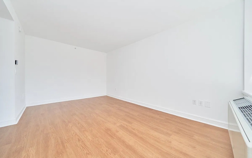 11F - Studio floorplan layout with 1 bathroom and 421 square feet (Floor 4)