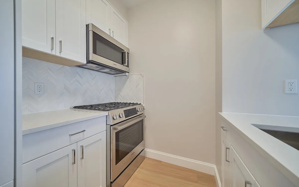 403 - 1 bedroom floorplan layout with 1 bathroom and 884 square feet (Floor 11)
