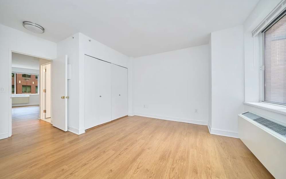 5E - 1 bedroom floorplan layout with 1 bathroom and 727 square feet (Floor 10)