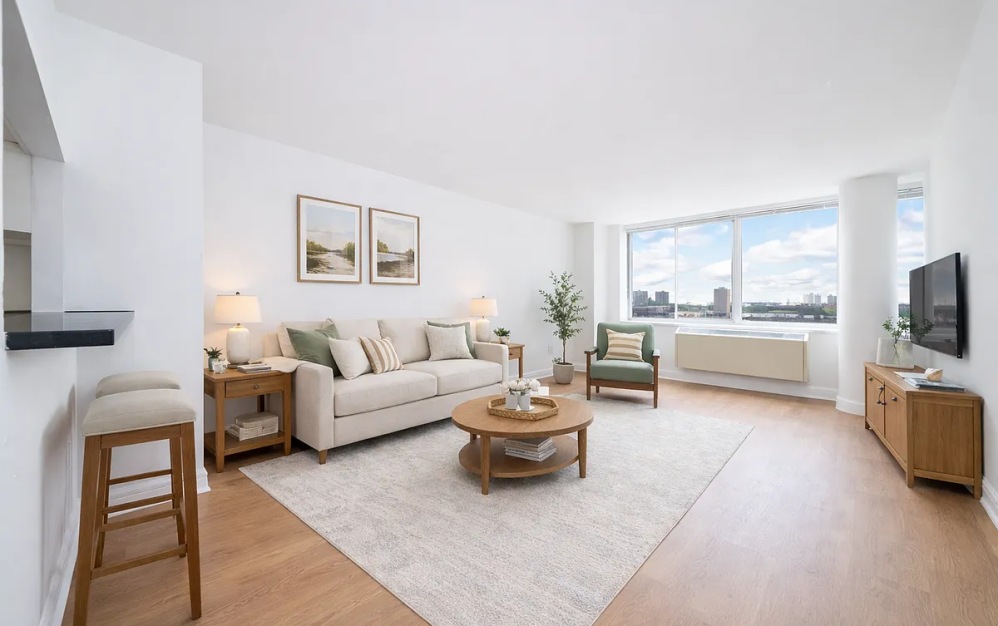 16P - 1 bedroom floorplan layout with 1 bathroom and 818 square feet (Floor 1)