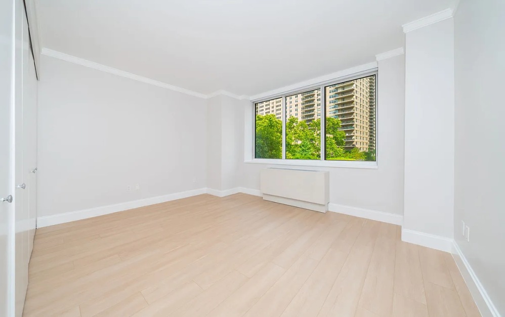 402 - 1 bedroom floorplan layout with 1 bathroom and 718 square feet (Floor 9)