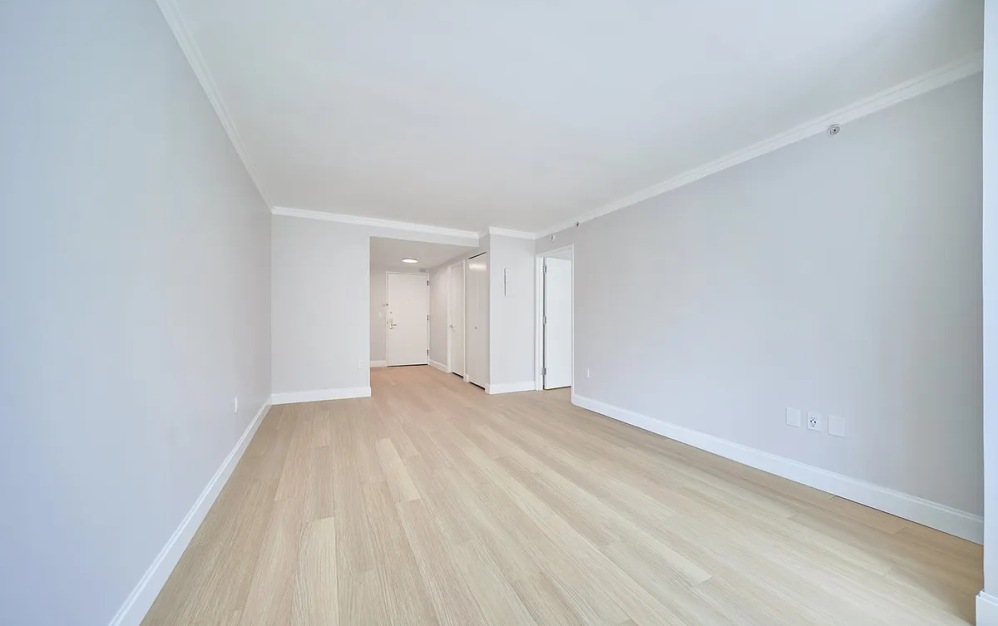 15L - 1 bedroom floorplan layout with 1 bathroom and 655 square feet (Floor 4)