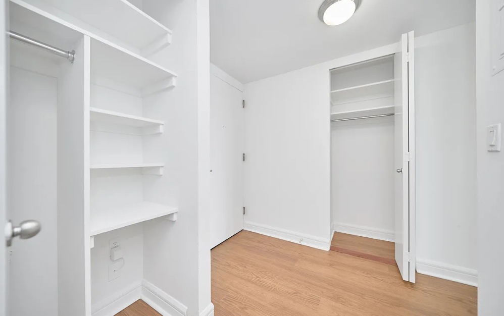 16P - 1 bedroom floorplan layout with 1 bathroom and 818 square feet (Floor 17)