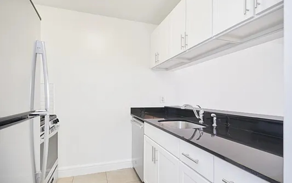 11A - 1 bedroom floorplan layout with 1 bathroom and 825 square feet (Floor 7)