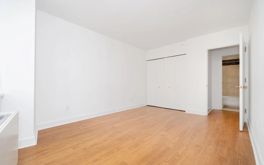 1008 - 1 bedroom floorplan layout with 1 bathroom and 679 square feet (Floor 10)