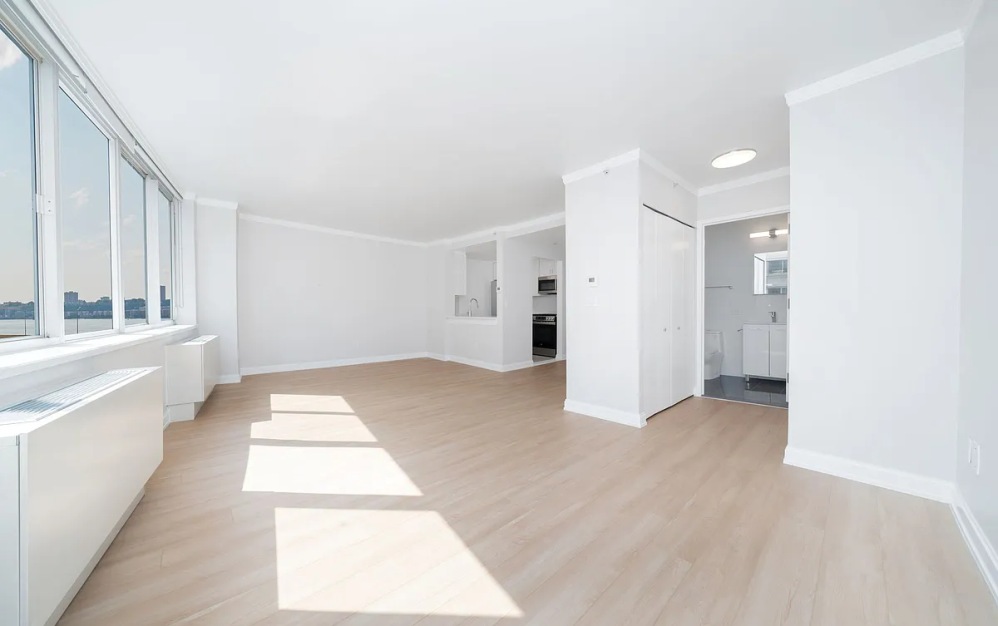 625 - Studio floorplan layout with 1 bathroom and 574 square feet (Floor 5)