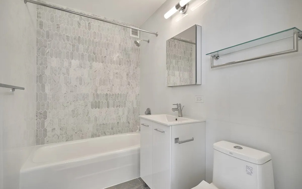 28C - 1 bedroom floorplan layout with 1 bathroom and 814 square feet (Floor 12)