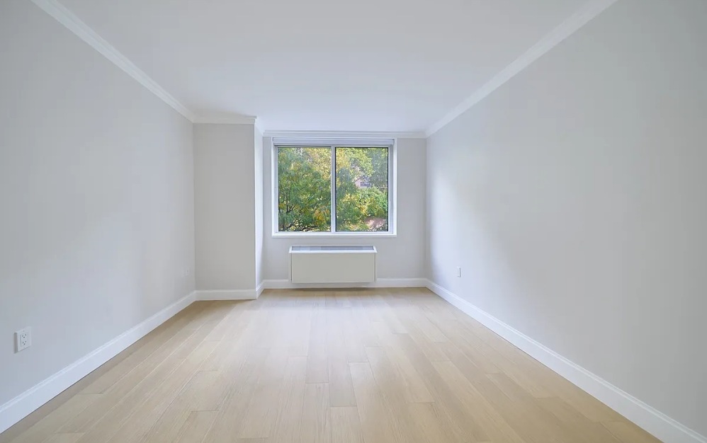 304 - 1 bedroom floorplan layout with 1 bathroom and 567 square feet (Floor 12)