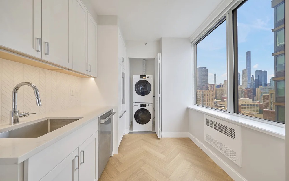 28C - 1 bedroom floorplan layout with 1 bathroom and 814 square feet (Floor 6)
