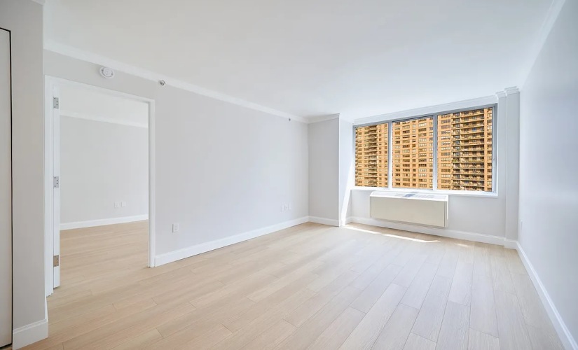 15L - 1 bedroom floorplan layout with 1 bathroom and 655 square feet