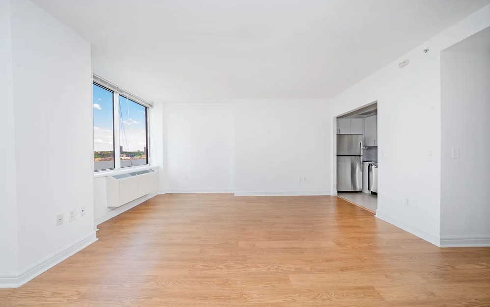 18J - Studio floorplan layout with 1 bathroom and 600 square feet (Floor 7)