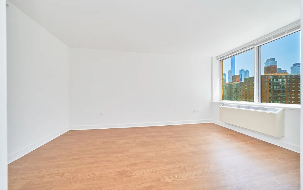 12F - Studio floorplan layout with 1 bathroom and 421 square feet (Floor 3)