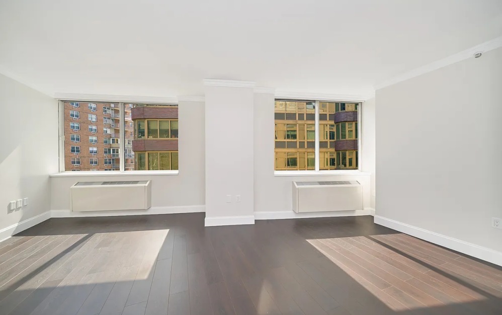 302 - Studio floorplan layout with 1 bathroom and 492 square feet (Floor 5)