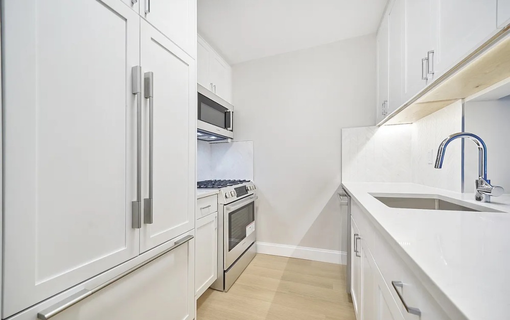 304 - 1 bedroom floorplan layout with 1 bathroom and 567 square feet (Floor 8)