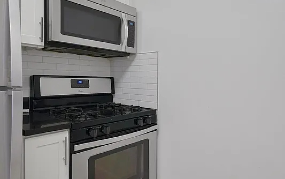 8T - 1 bedroom floorplan layout with 1 bathroom and 662 square feet (Floor 5)