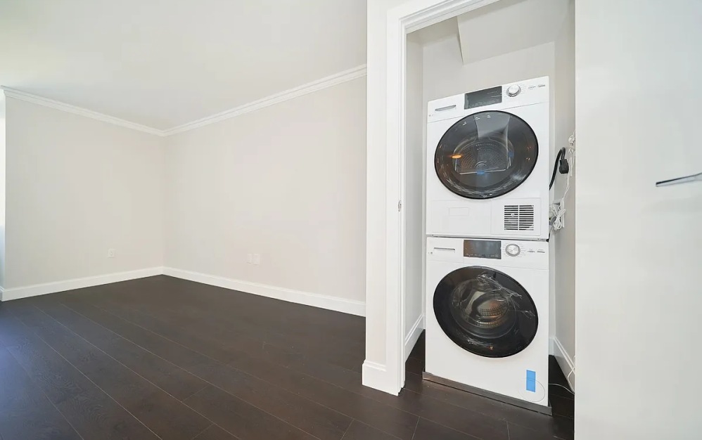 15G - 1 bedroom floorplan layout with 1 bathroom and 651 square feet (Floor 3)