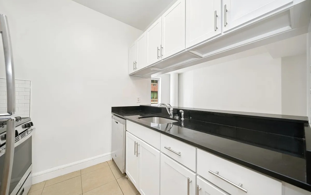 5E - 1 bedroom floorplan layout with 1 bathroom and 727 square feet (Floor 6)