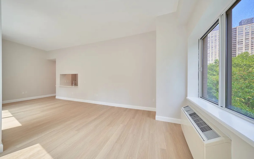 403 - 1 bedroom floorplan layout with 1 bathroom and 884 square feet (Floor 7)
