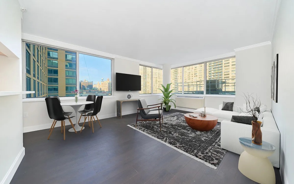11U - 2 bedroom floorplan layout with 2 bathrooms and 1081 square feet (Floor 1)