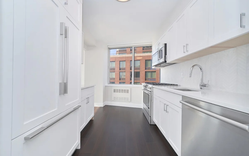 16B - 1 bedroom floorplan layout with 1 bathroom and 1347 square feet (Floor 10)