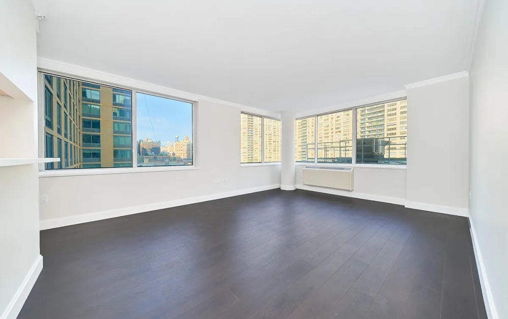 11U - 2 bedroom floorplan layout with 2 bathrooms and 1081 square feet (Floor 2)