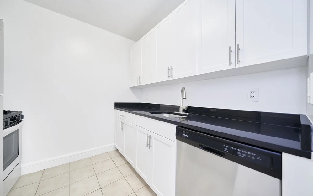 10T - 1 bedroom floorplan layout with 1 bathroom and 662 square feet (Floor 5)
