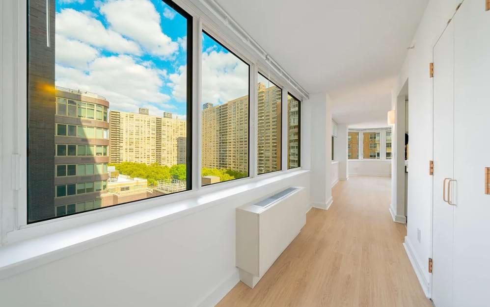 1527 - 2 bedroom floorplan layout with 2 bathrooms and 1140 square feet (Floor 3)