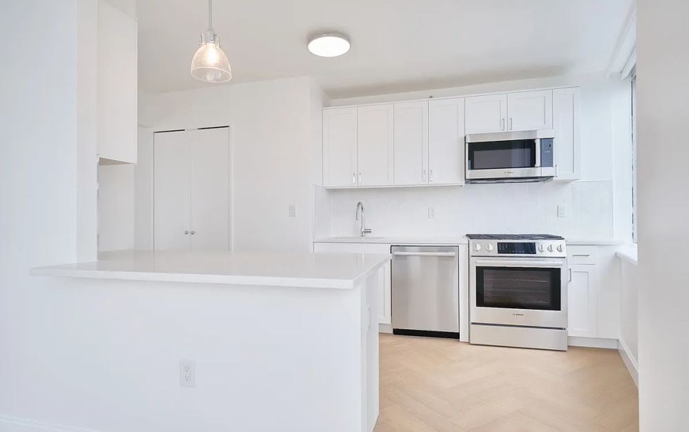 14S - 2 bedroom floorplan layout with 2 bathrooms and 1447 square feet (Floor 9)