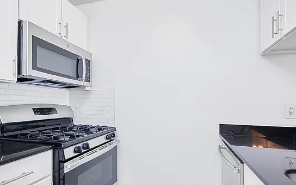 11A - 1 bedroom floorplan layout with 1 bathroom and 825 square feet (Floor 8)