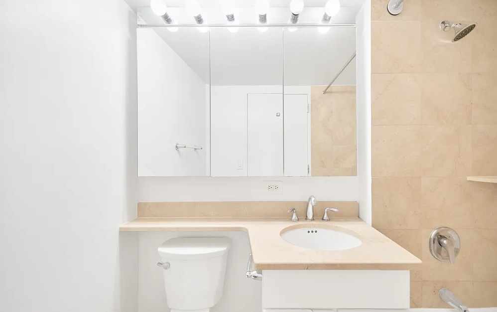 601 - 1 bedroom floorplan layout with 1 bathroom and 525 square feet (Floor 12)