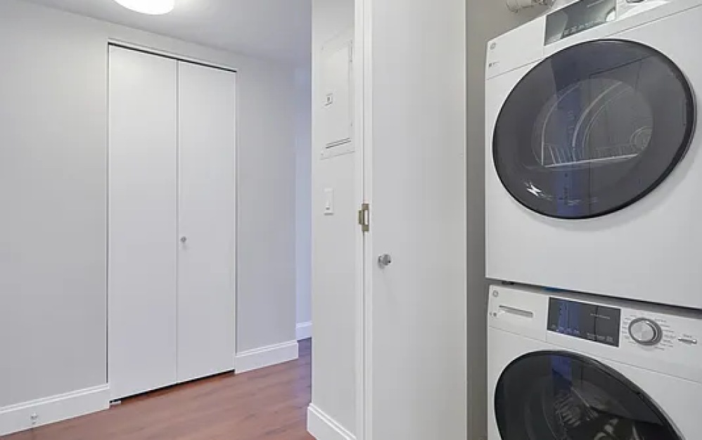 15P - 1 bedroom floorplan layout with 1 bathroom and 818 square feet (Floor 10)