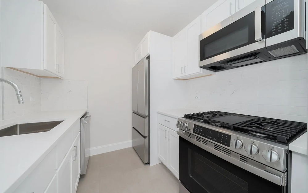 615 - 1 bedroom floorplan layout with 1 bathroom and 697 square feet (Floor 5)