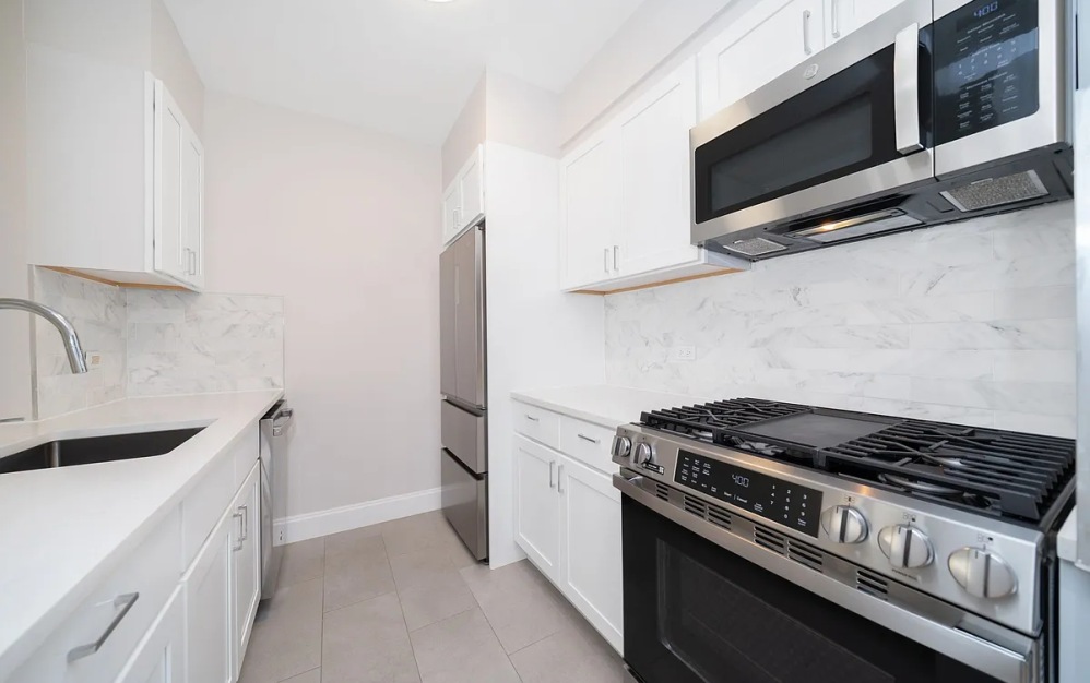 402 - 1 bedroom floorplan layout with 1 bathroom and 718 square feet (Floor 4)