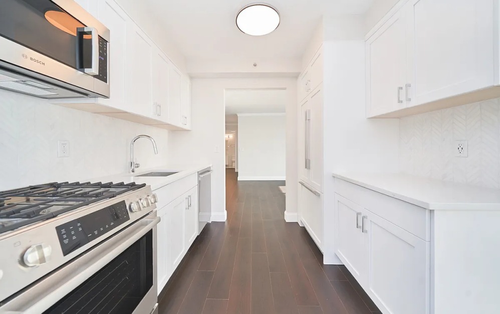 16B - 1 bedroom floorplan layout with 1 bathroom and 1347 square feet (Floor 8)
