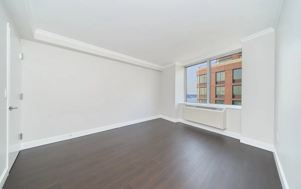 16B - 1 bedroom floorplan layout with 1 bathroom and 1347 square feet (Floor 18)