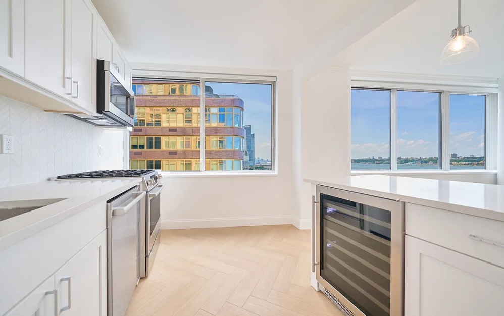 14S - 2 bedroom floorplan layout with 2 bathrooms and 1447 square feet (Floor 10)